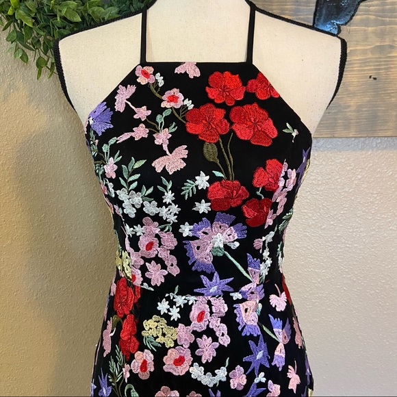 SOLD ❤️🔥 Lulus Black Multi Floral Embroidered Bodycon Halter Mini Dress - Picture 4 of 14